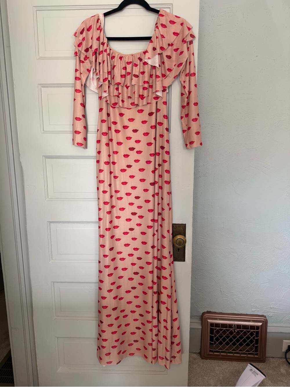 NWT Dahlia Ruffle Off The Shoulder Long Sleeve Maxi Dress In Almond Kiss XL - Picture 6 of 11